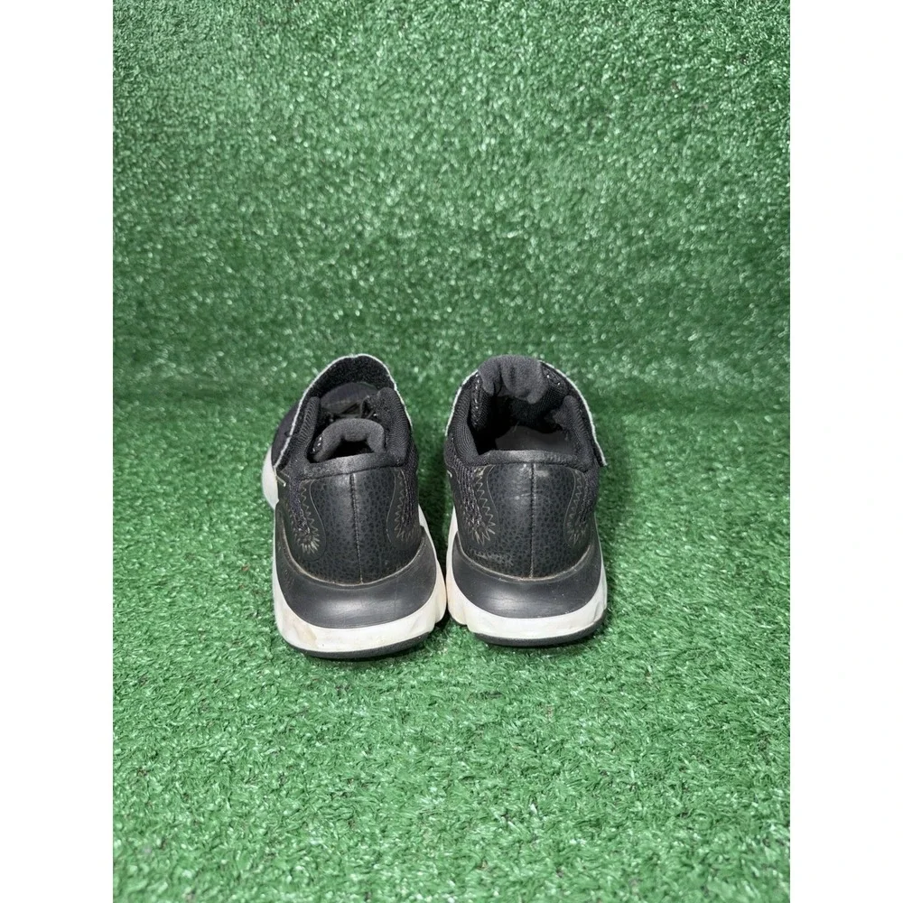 Nike Renew Run Youth Kids Size 1Y Black White Walking Shoes Comfort Sneakers